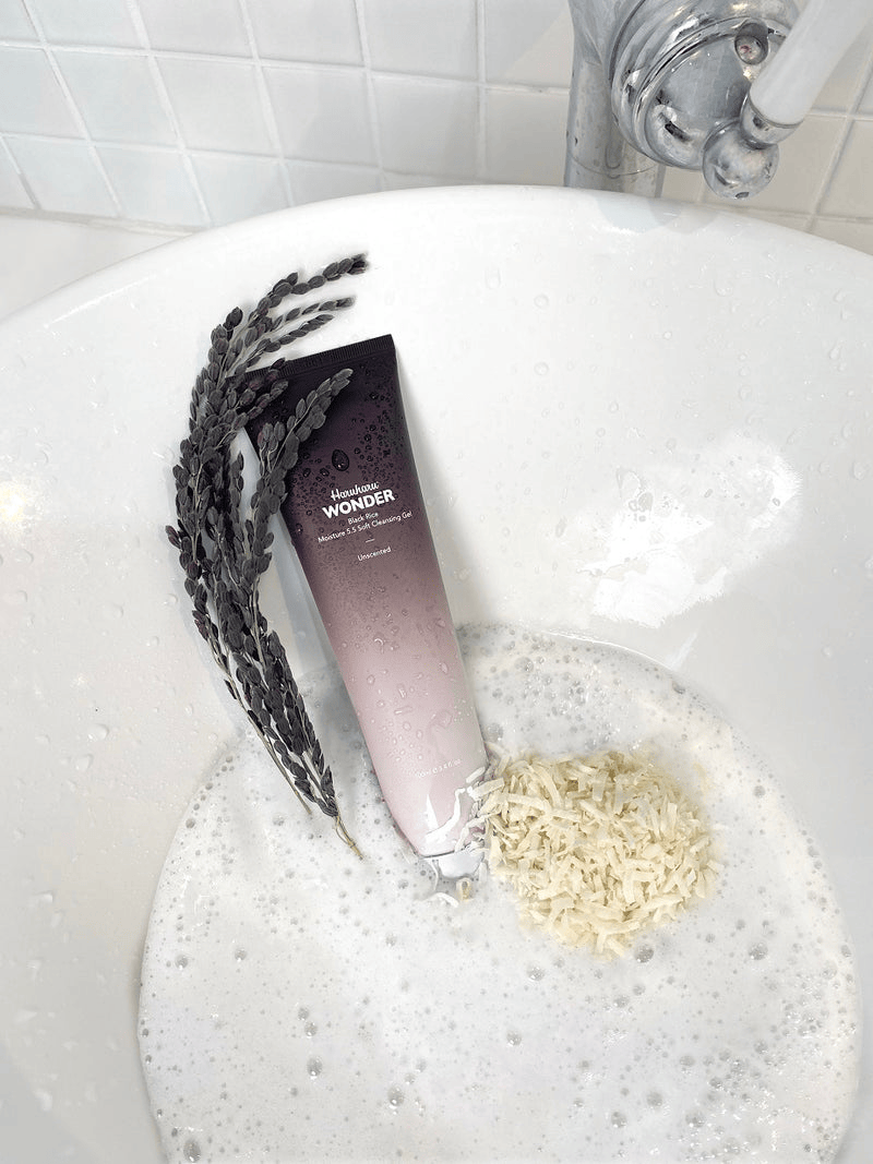 Black Rice Triple AHA Gentle Cleansing Gel 100ml | HaruHaru Wonder